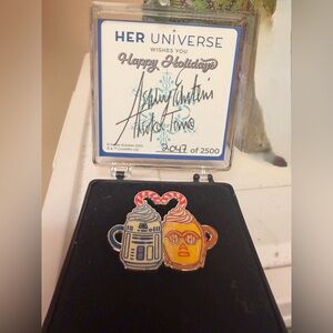 Signed Ashley Eckstein Her Universe LE Star Wars R2-D2 C-3PO Holiday Pin